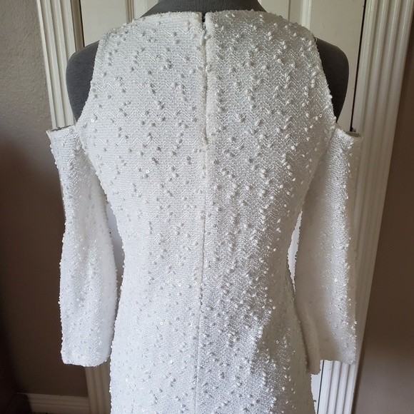 Jennifer Lopez, Medium/white, cold shoulder top - Picture 2 of 5